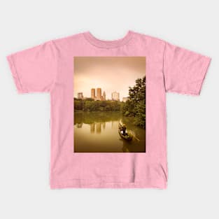 Central Park Gondola Ride Manhattan New York City Kids T-Shirt